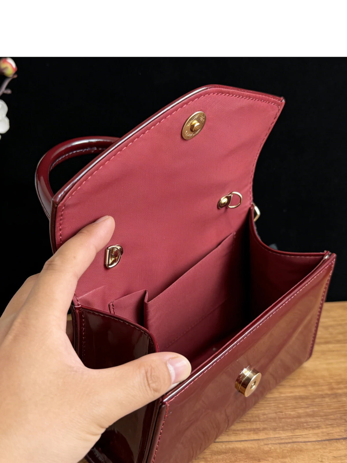 Vintage-Inspired Glossy Evening Handbag