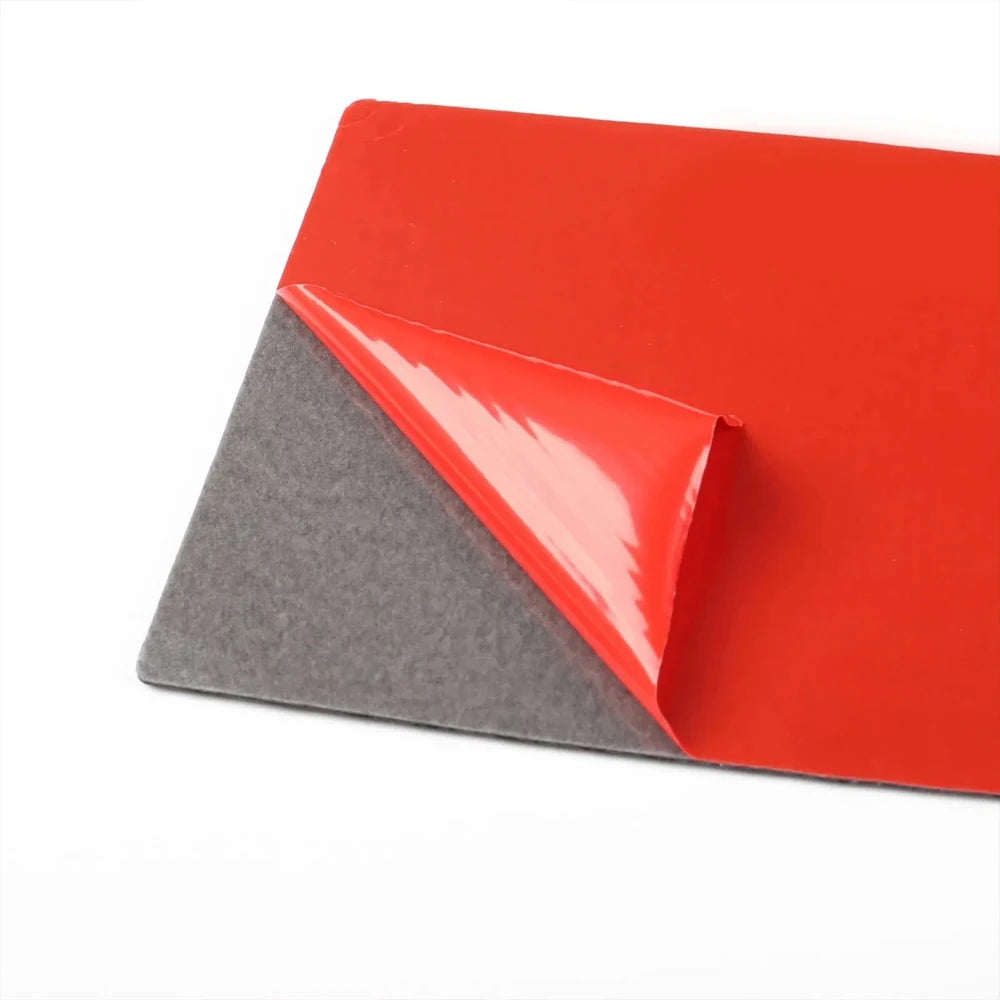 Compteur de vitesse et garniture de ventilation en fibre de carbone forgée rouge, vue en angle