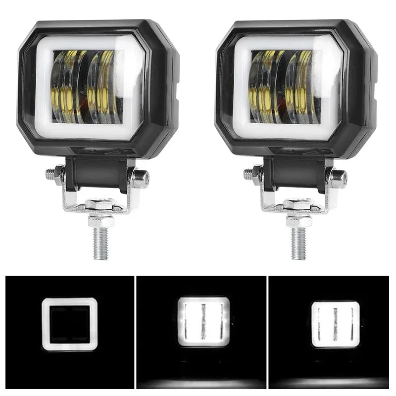 Zwei universelle LED-Arbeitsleuchtenhalterungen vor schwarzem Hintergrund.