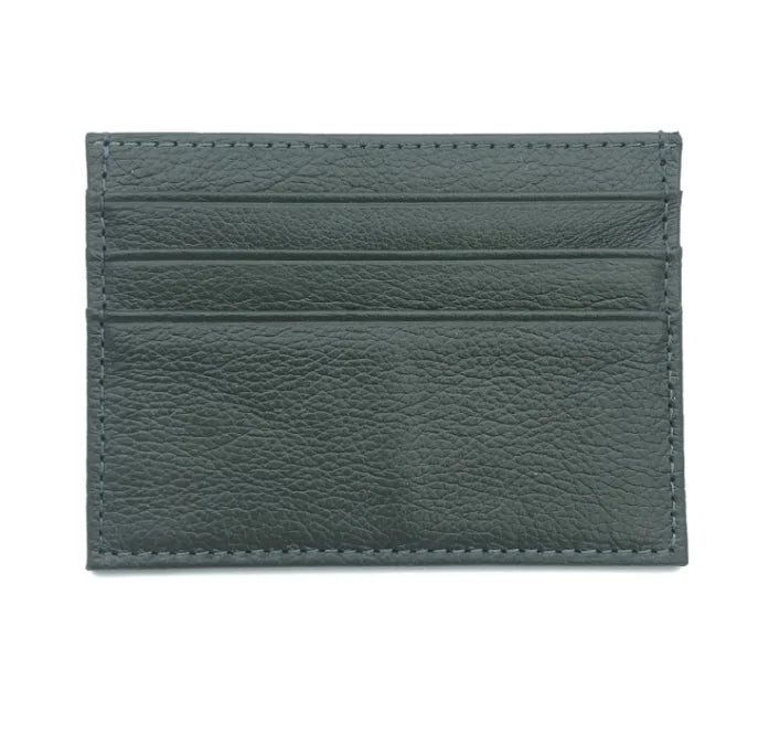 Porta tarjetas de cuero genuino gris oscuro y delgado con costuras horizontales.
