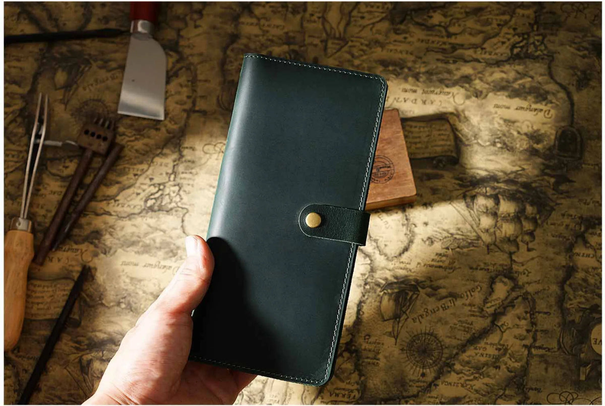 Vintage Leather Long Bifold Wallet with Snap Closure