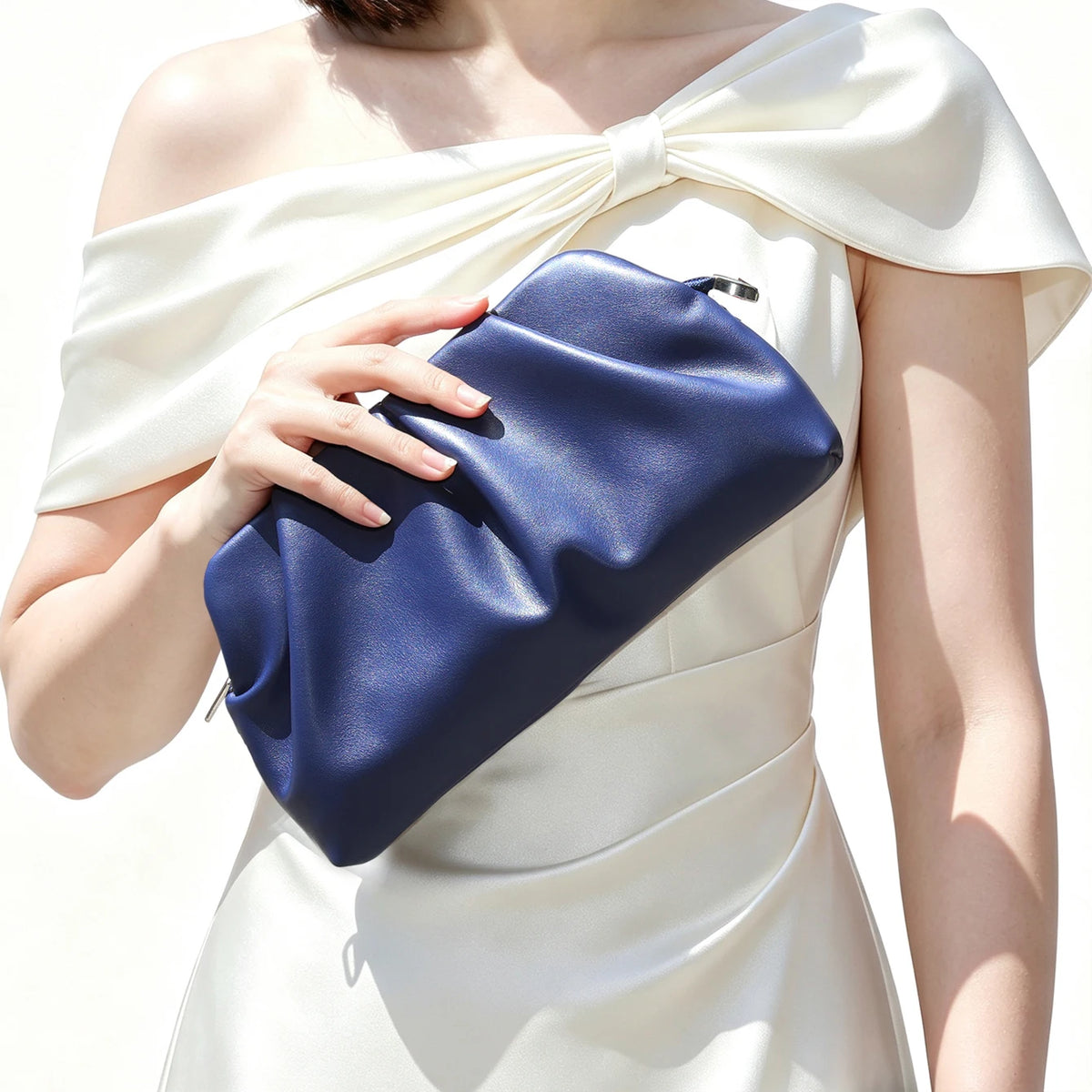 Elegant Chain Shoulder Bag with Crystal Accents