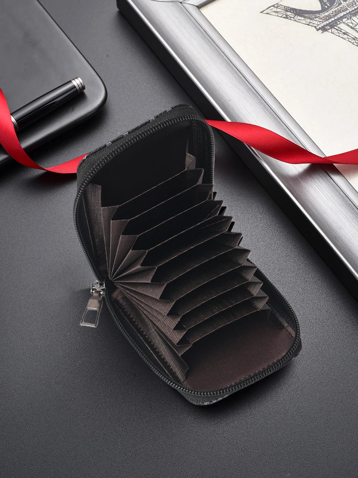Men's PU Leather Card Holder with Geometric Pattern and Zipper Closure