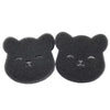 Une paire de tampons réutilisables pour enlever les poils d'animaux, en forme de chats mignons.
