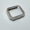 Funda de rhinestone plateado con brillo para Apple Watch, mostrada sobre fondo blanco.