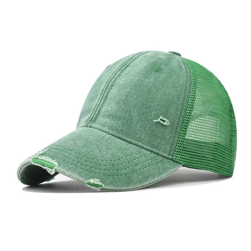 Dunkel olivgrüne Vintage-gewaschene Baumwollbaseballkappe mit Netzrücken.