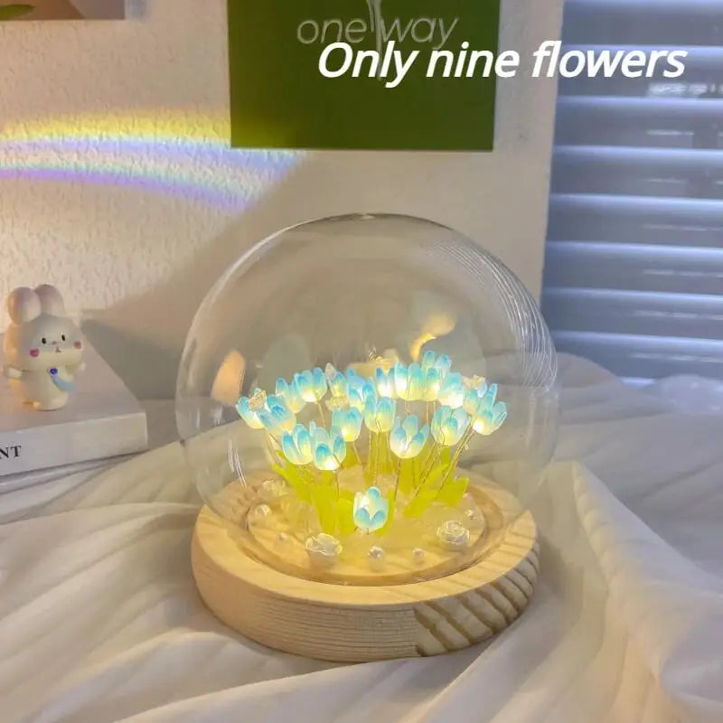 Tulpen-LED-Nachtlicht mit Glaskuppel