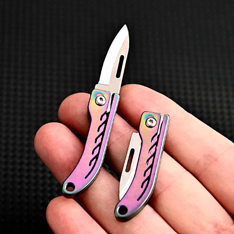 Cuchillo de Bolsillo Compacto de Titanio