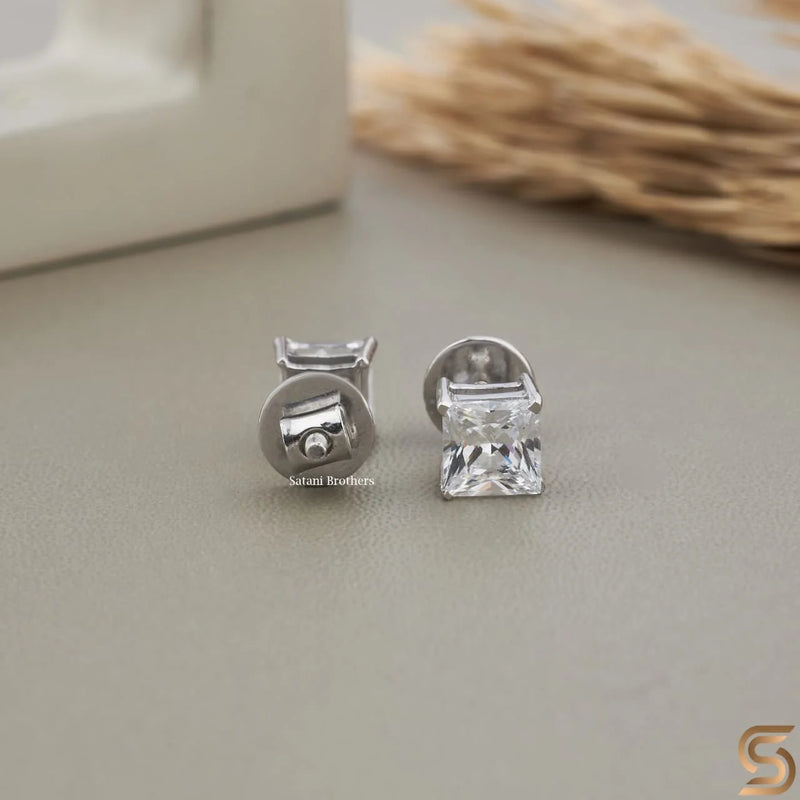 Prinzessinnen-Schliff Moissanit-Stecker in Sterlingsilber