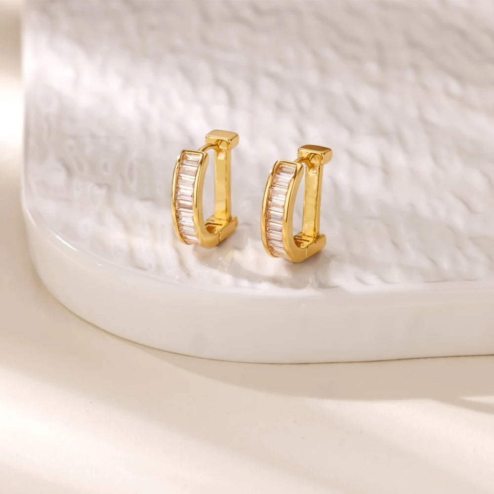 Boucles d'oreilles créoles en zircon cubique ton or