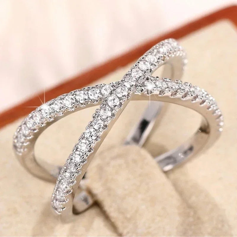 Bague en Forme de Croix avec Zircon Cubique