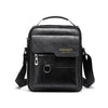 Schwarze Leder-Crossbody-Tasche mit goldenen Aufschriften und verstellbarem Riemen.