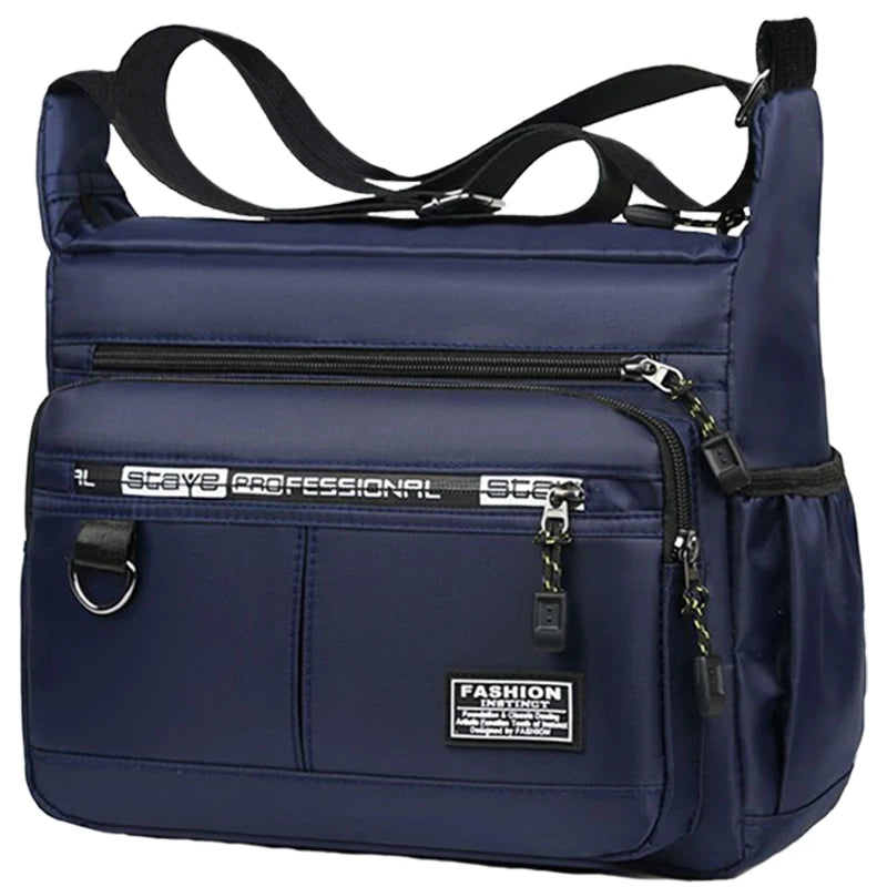 Marineblauer Herren-Crossbody-Beutel aus Leichtmaterial mit mehreren Reißverschlüssen und Lederakzenten