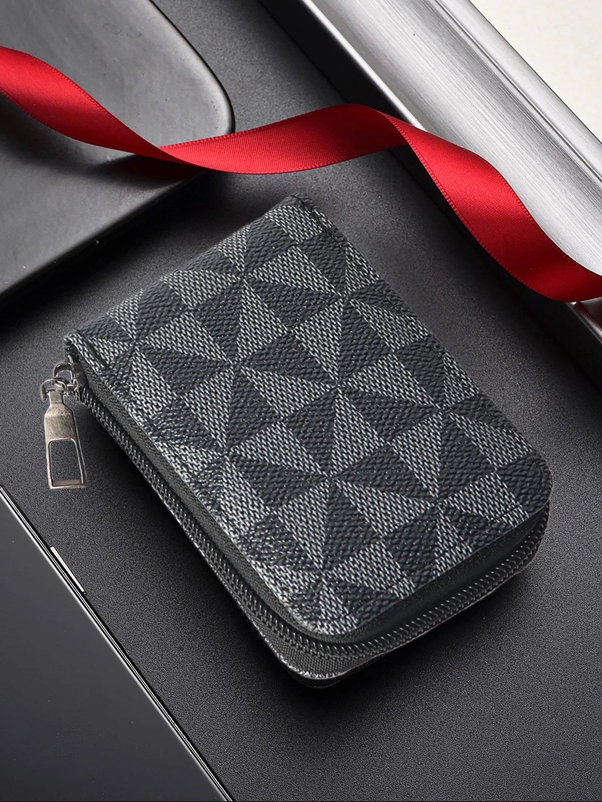 Men's PU Leather Card Holder with Geometric Pattern and Zipper Closure