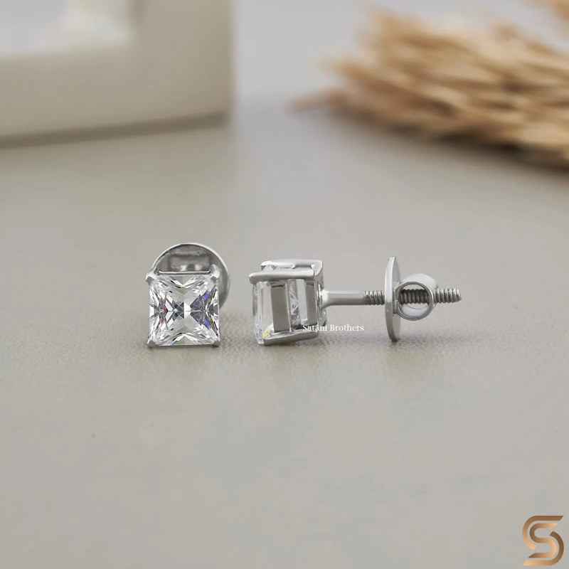 Prinzessinnen-Schliff Moissanit-Stecker in Sterlingsilber