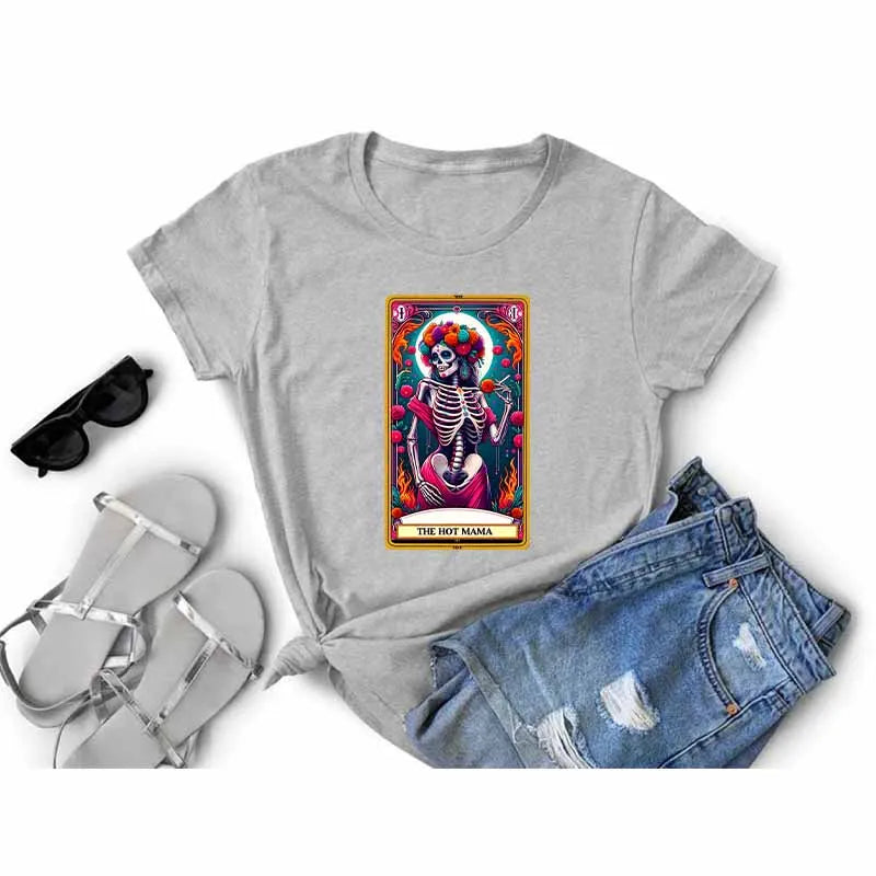 T-shirt gris avec un design graphique d'un crâne et de roses, carte de tarot