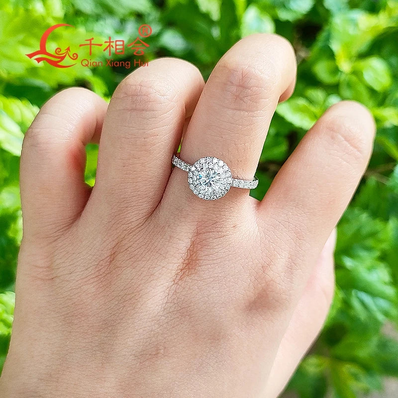 Anillo de Compromiso Halo de Moissanite de Lujo en Plata de Ley 925
