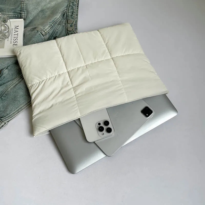 Weiche Polyester-Clutch mit Reißverschluss