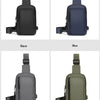 Vier Farboptionen einer vielseitigen Unisex-Crossbody-Brusttasche in Schwarz, Blau, Grau und Grün.