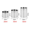 Drei Edelstahlmessbecher zur Volumenmessung: 25ml, 35ml und 50ml.