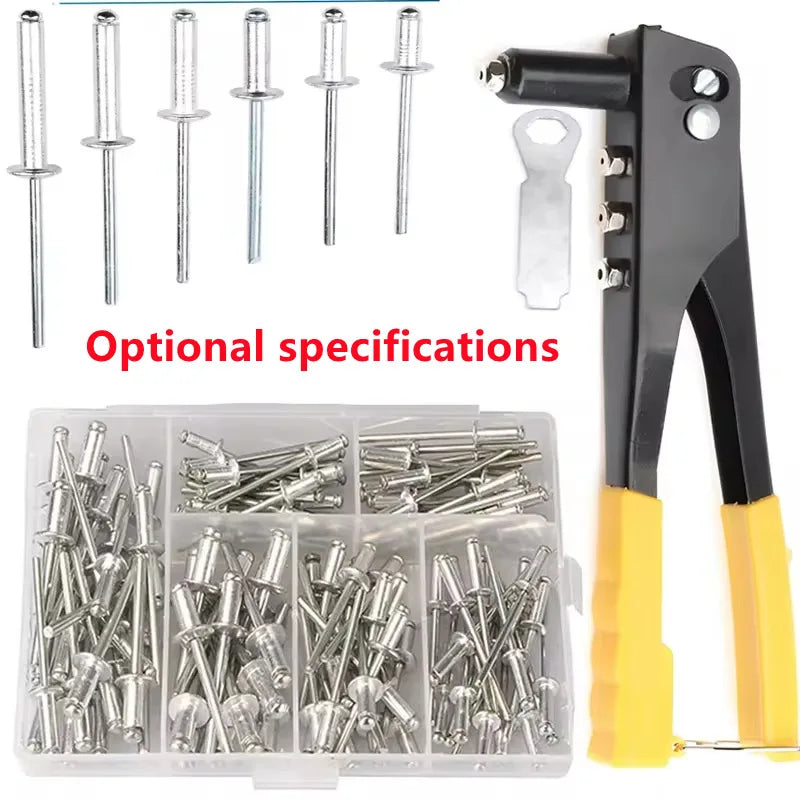 Un ensemble d'outils de rivets lourds professionnels et diverses spécifications, montrés avec un grand outil à main et un pla