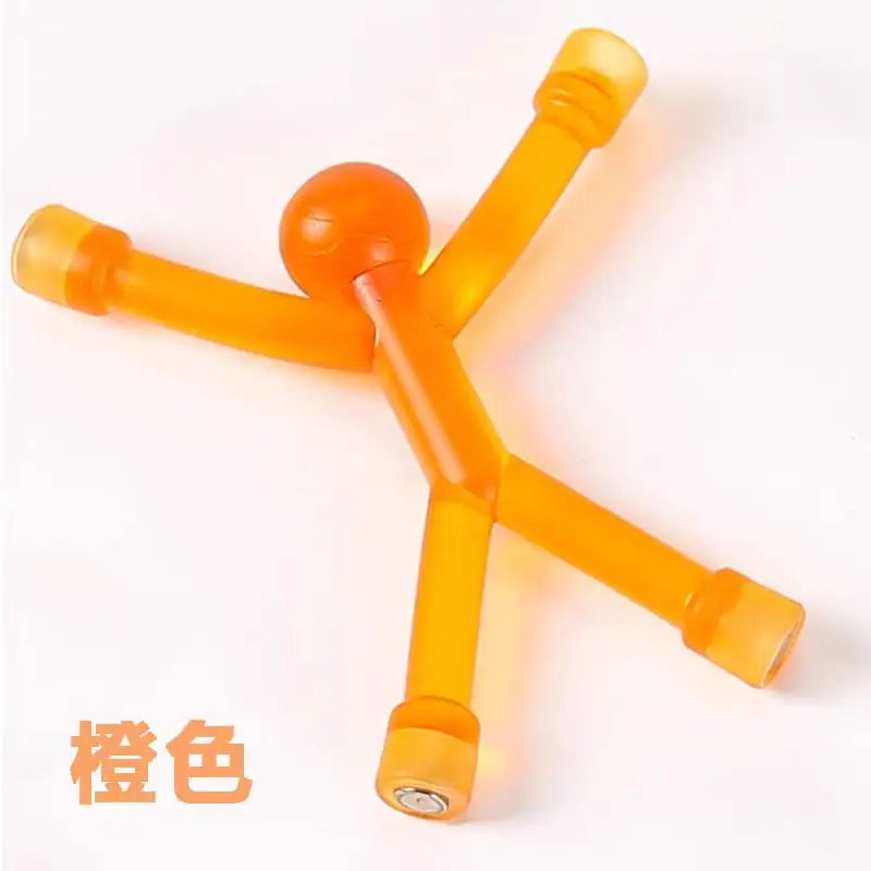 Orange, magnetisches humanoide Spielzeug mit mehreren Armen und kugelförmigem Kopf.