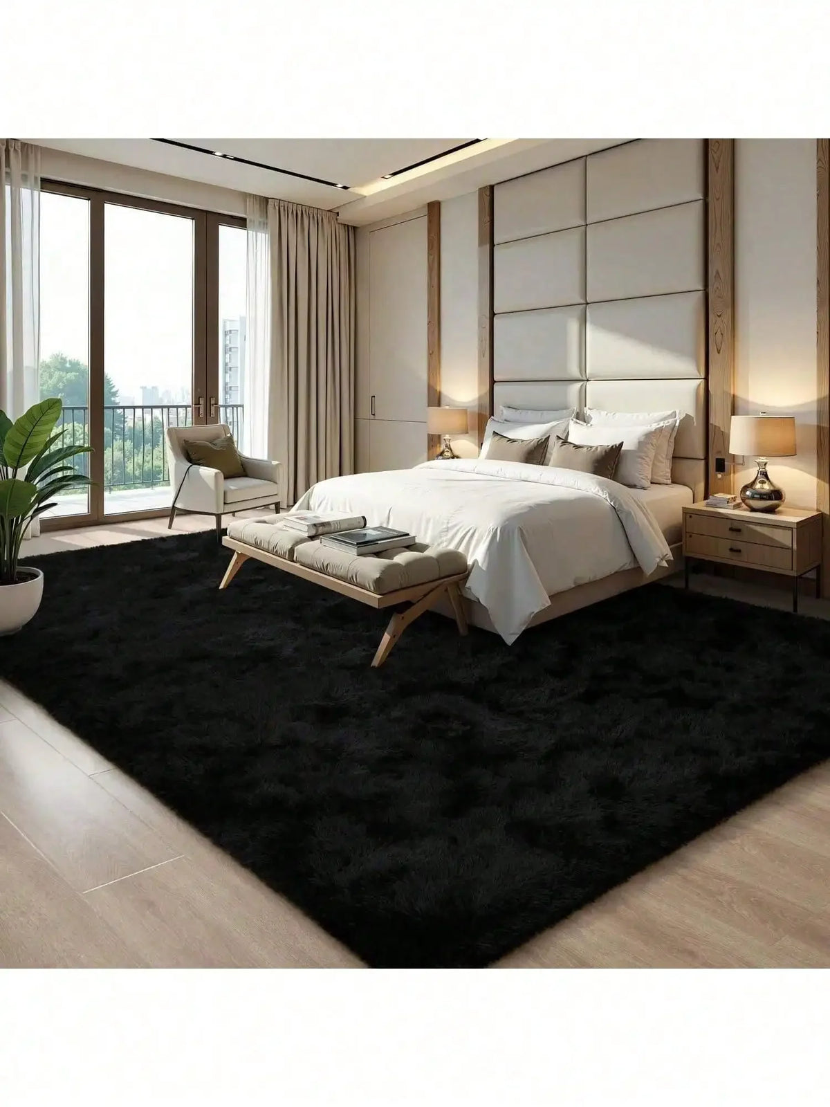 Plüschte schwarze Langflor-Teppiche in einem modernen Schlafzimmer mit weißem Bett und Holzakzenten.