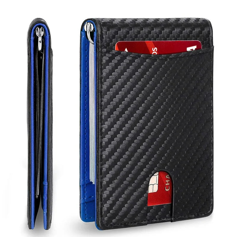 Schwarzes, schlankes Kunstleder-Wallet mit Reißverschluss und rotem Kartenfach.