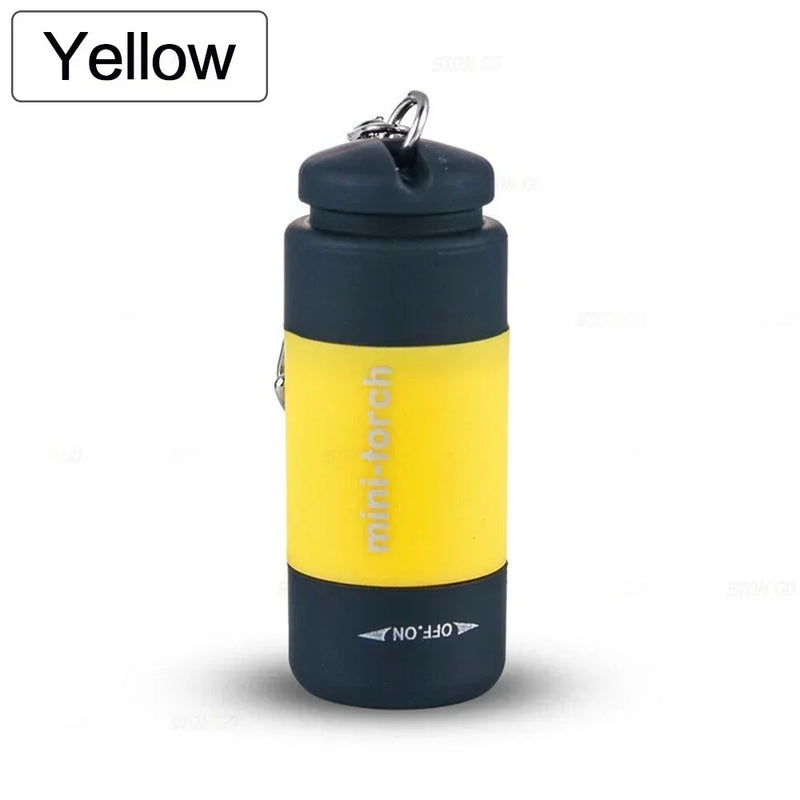 Mini lampe de poche USB rechargeable sur porte-clés