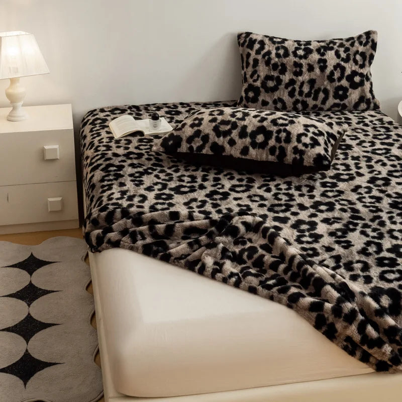 Cozy Plush Fitted Sheet with Leopard Print