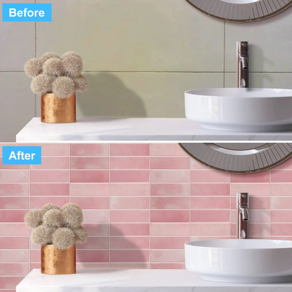 Comparación antes y después de azulejos adhesivos 3D en una pared de baño.
