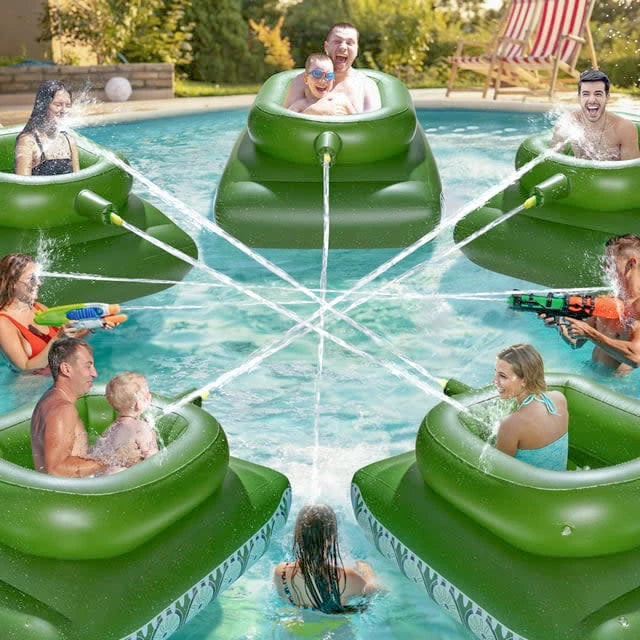 Inflatable Water-Spraying Tank Float
