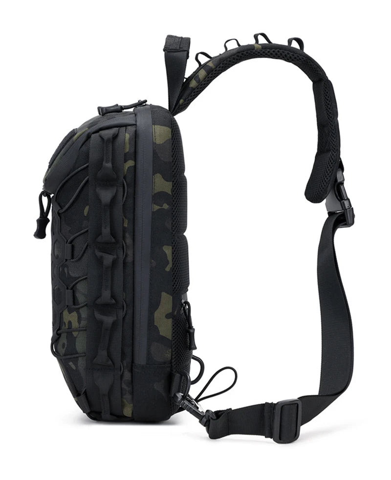 Sac tactique MOLLE noir avec sangle rembourrée, montré sur fond blanc.