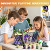 Kinder bauen fantasievolle Szenen mit magnetischen Bausteinen auf einem Tisch.