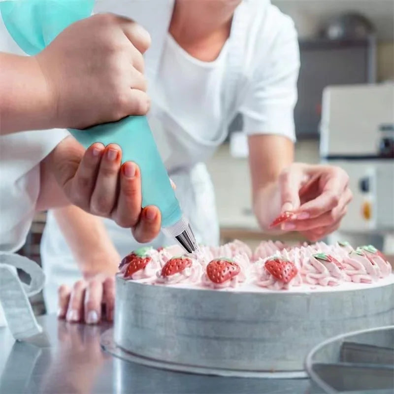 Reusable Silicone Piping Bag and Nozzle Set for Cake Decorating