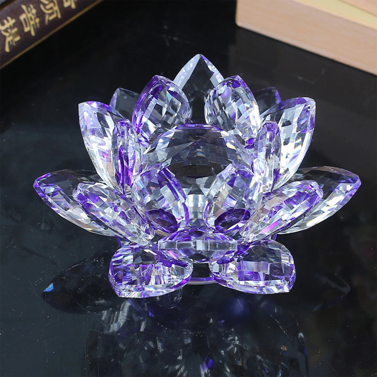 Crystal Lotus Flower Figurine – Elegant Glass Tabletop Decor