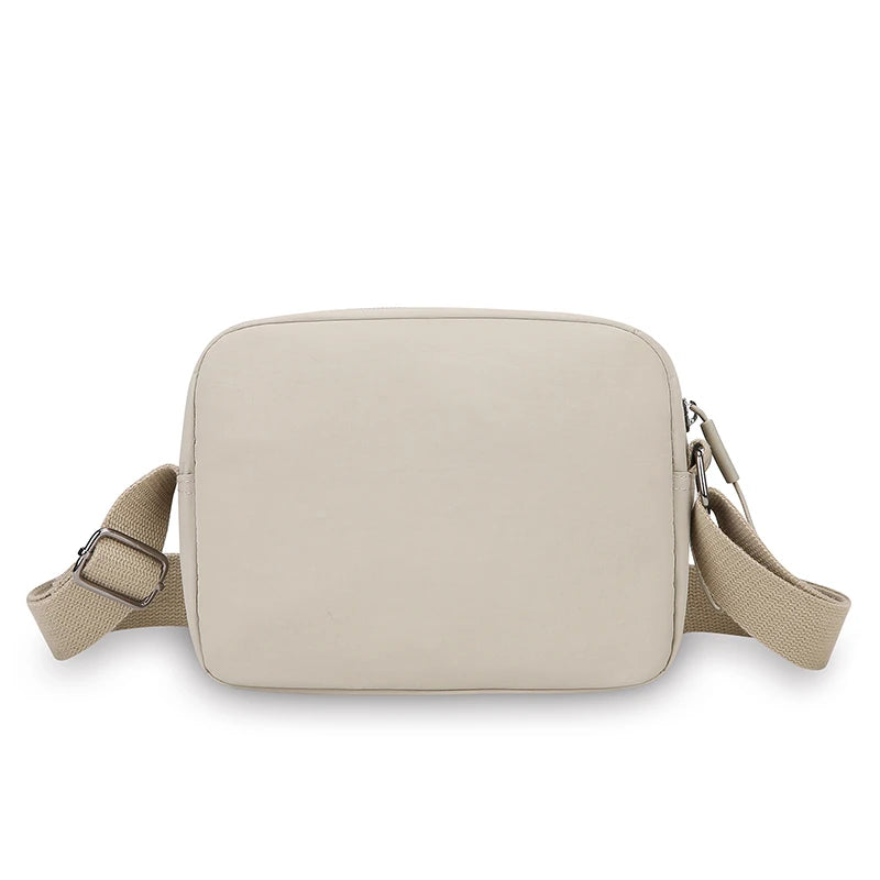 Bolso bandolera de nylon ligero con correa ajustable