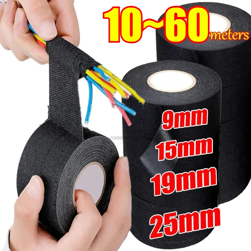 Rollen schwarzes Isolierband verschiedener Dicke, z.B. 9mm bis 25mm, gerade aufgewickelt.