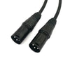 Cable de audio profesional negro de 3 pines XLR con conectores.
