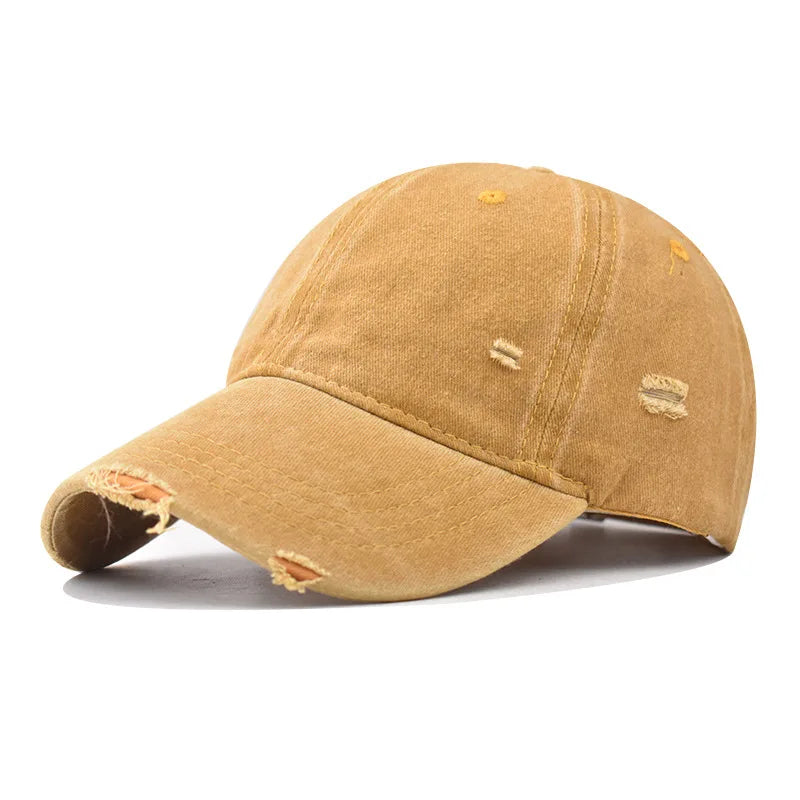 Tan Vintage gewaschene Baumwollbaseballkappe von der Seite