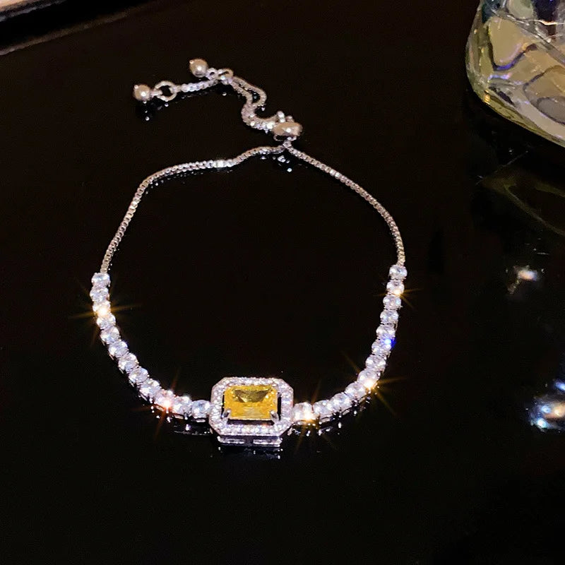 Rhinestone Round Clasp Bracelet