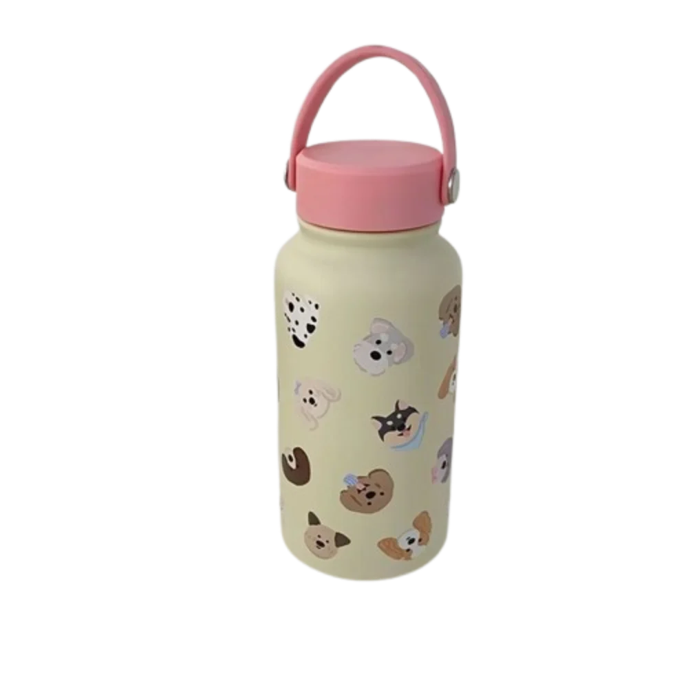 Botella térmica beige claro con tapa rosa y patrones de animales y comida lindos.