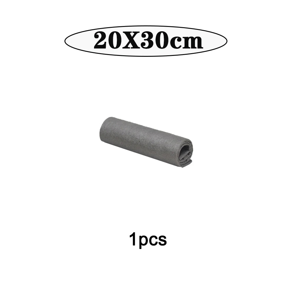 A roll of gray microfiber glass cleaning cloths, measuring 20x30cm.