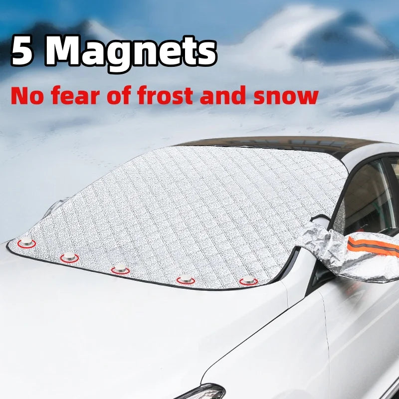 Fünf magnetische Windschutzscheiben-Sonnenschutzvorhänge bedecken die Windschutzscheibe eines Autos bei schneereichen Bedingu