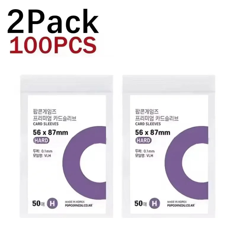 Un pack de deux pochettes pour cartes, chacune contenant 50 pièces, avec un emballage violet et blanc.