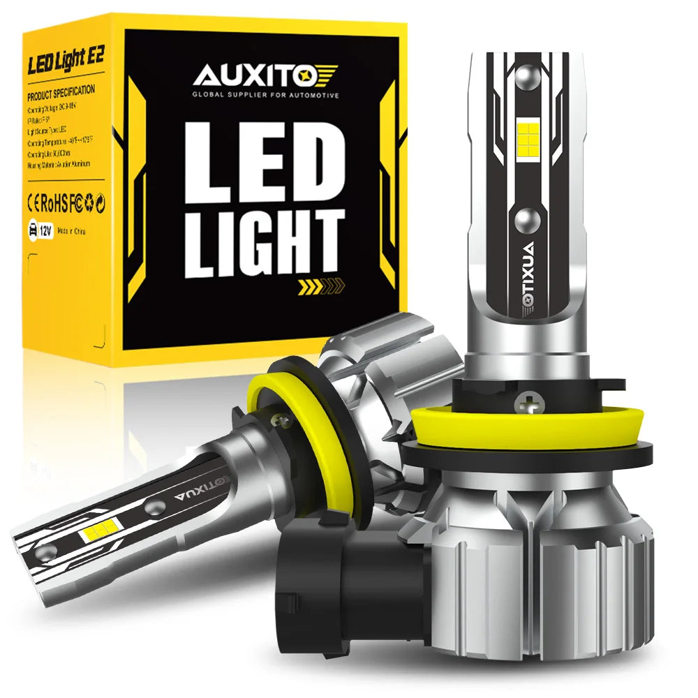 Ein Satz LED-Glühbirnen und eine Gehäuseeinheit für ein Auto-Nebellicht.