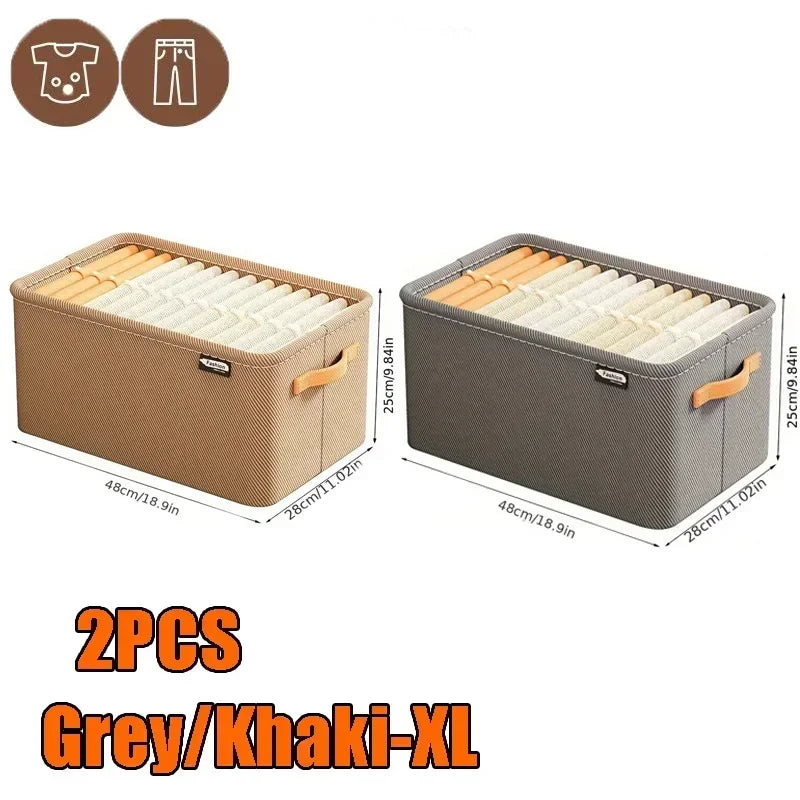 Zwei graue/khakifarbene XL faltbare nichtgewebte Organizerboxen mit Kleidungssymbolen.