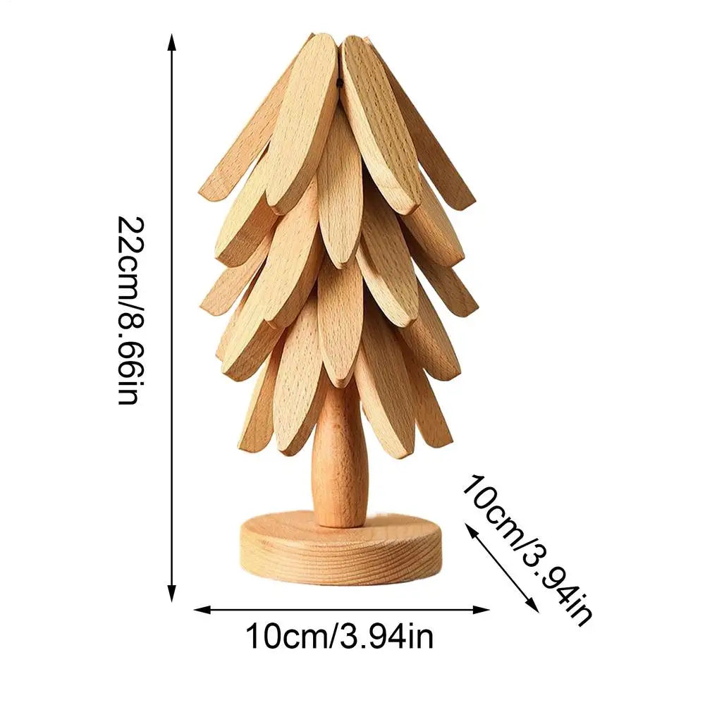 Holz-Weihnachtsbaum-Untersetzer mit Basis und mehreren geschichteten Blättern.
