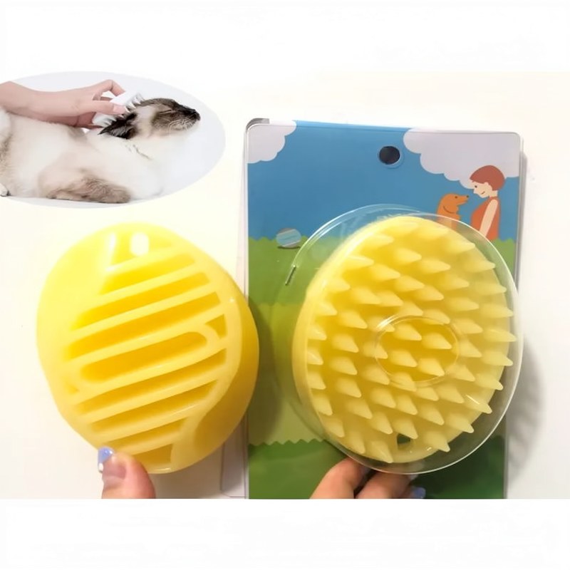 Brosse de toilettage rechargeable avec brumisation pour chiens et chats