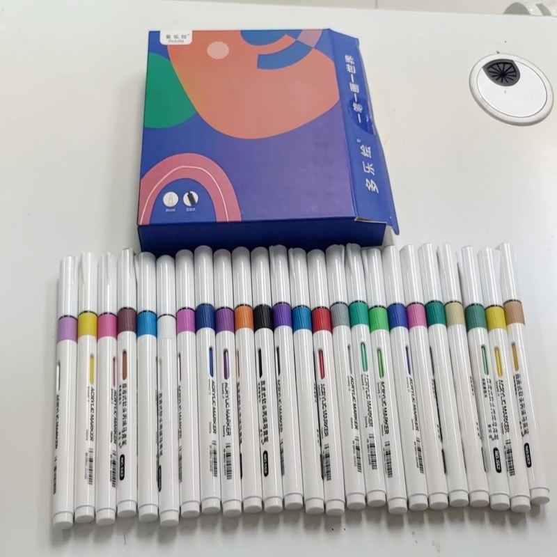 Water-Based Metallic Acrylic Markers